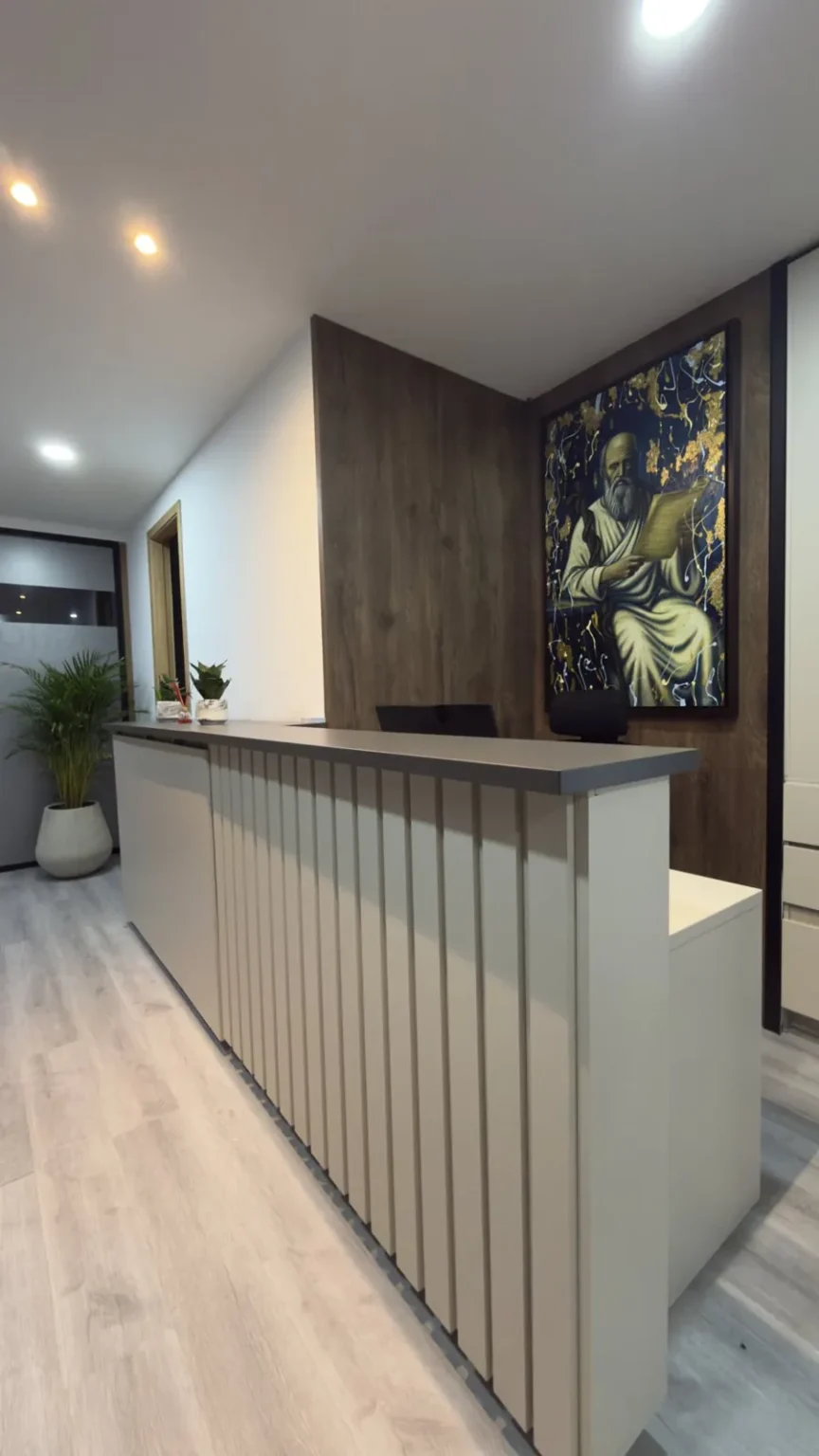 Recepción · mobiliario en melamina